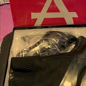 Ashley Stewart Women’s boots NIB